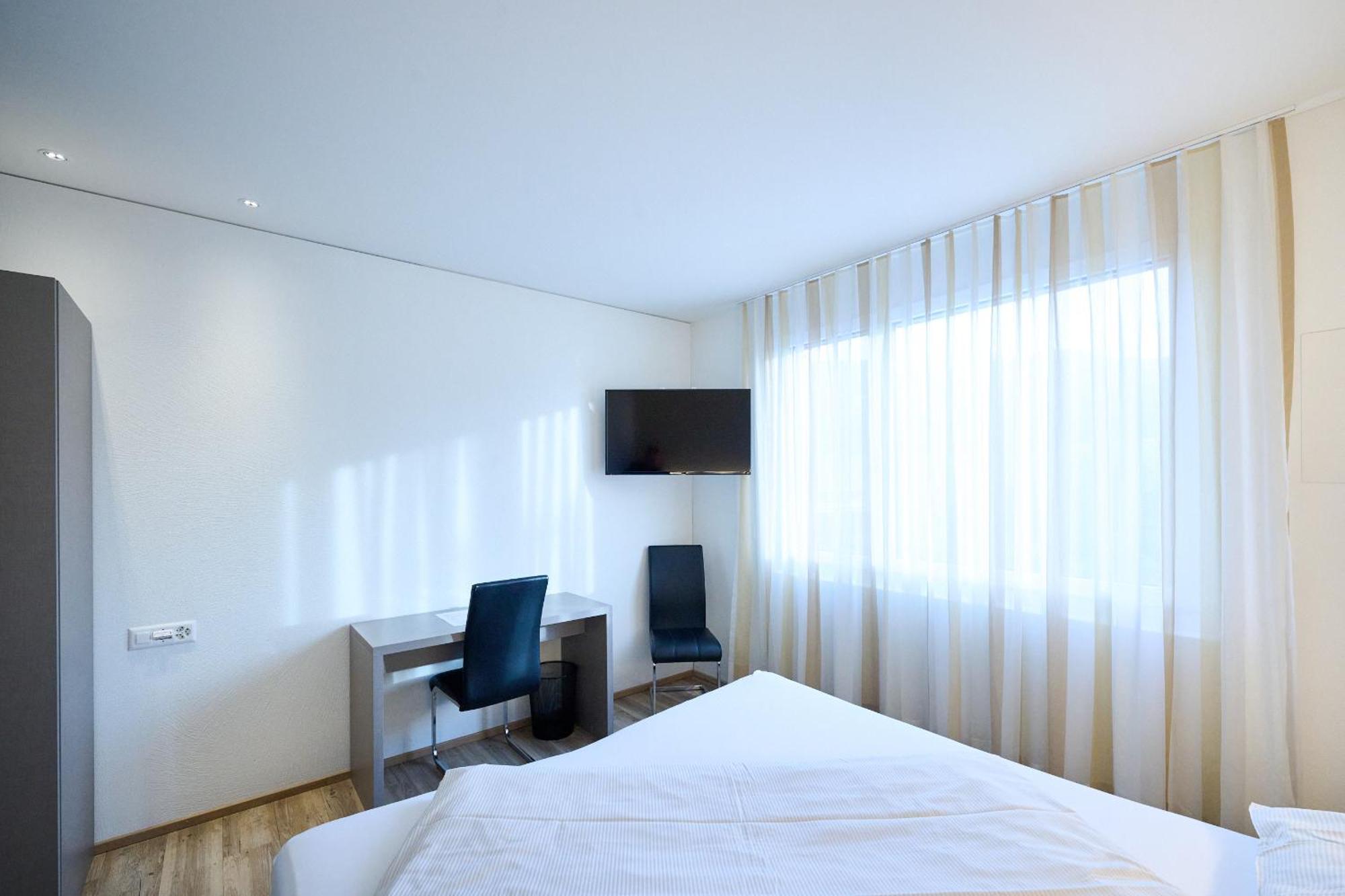 Hotel am Kreisel: Self-Service Check-In Hotel Lachen Exterior foto